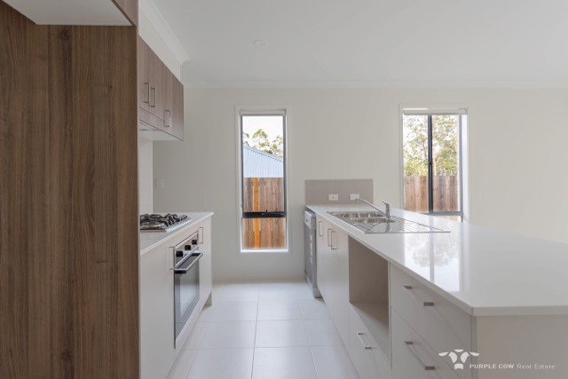 Rental: Spring Mountain, QLD, 4300 photo-2