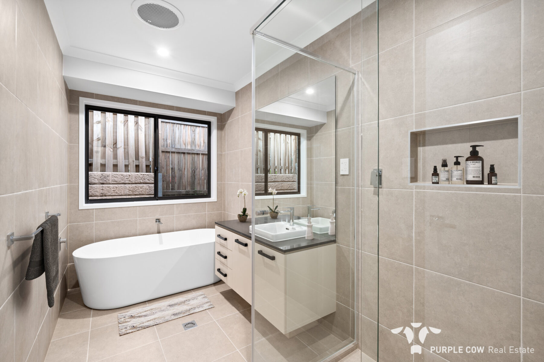 Property: 13 Potter Way, White Rock, QLD, 4306 photo-6