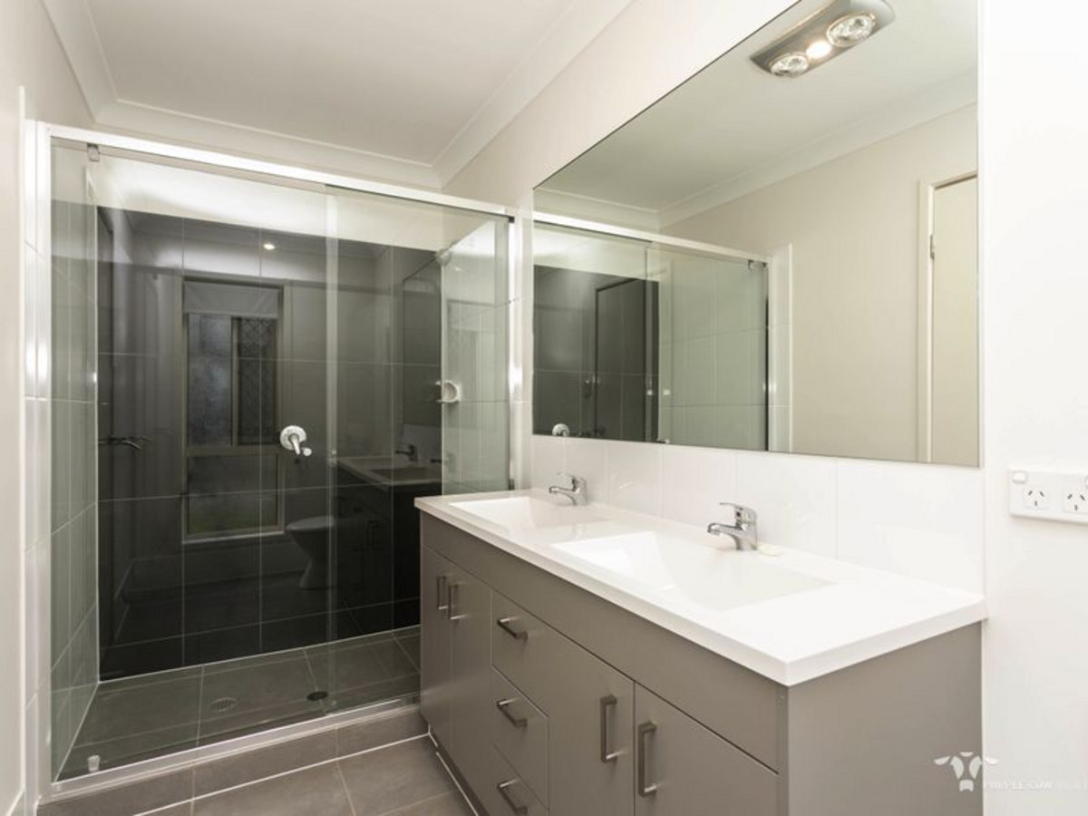 Rental: Springfield Lakes, QLD, 4300 photo-6