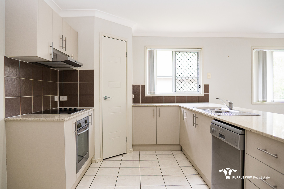 Rental: Bellbird Park, QLD, 4300 photo-4