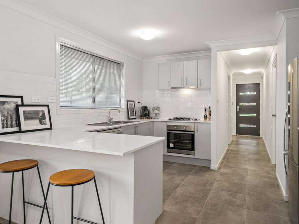 Property: 30 Logging Crescent, Spring Mountain, QLD, 4300 photo-4