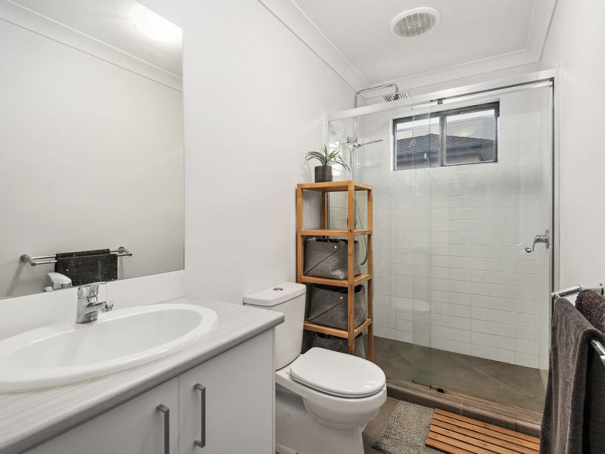 Property: 30 Logging Crescent, Spring Mountain, QLD, 4300 photo-8