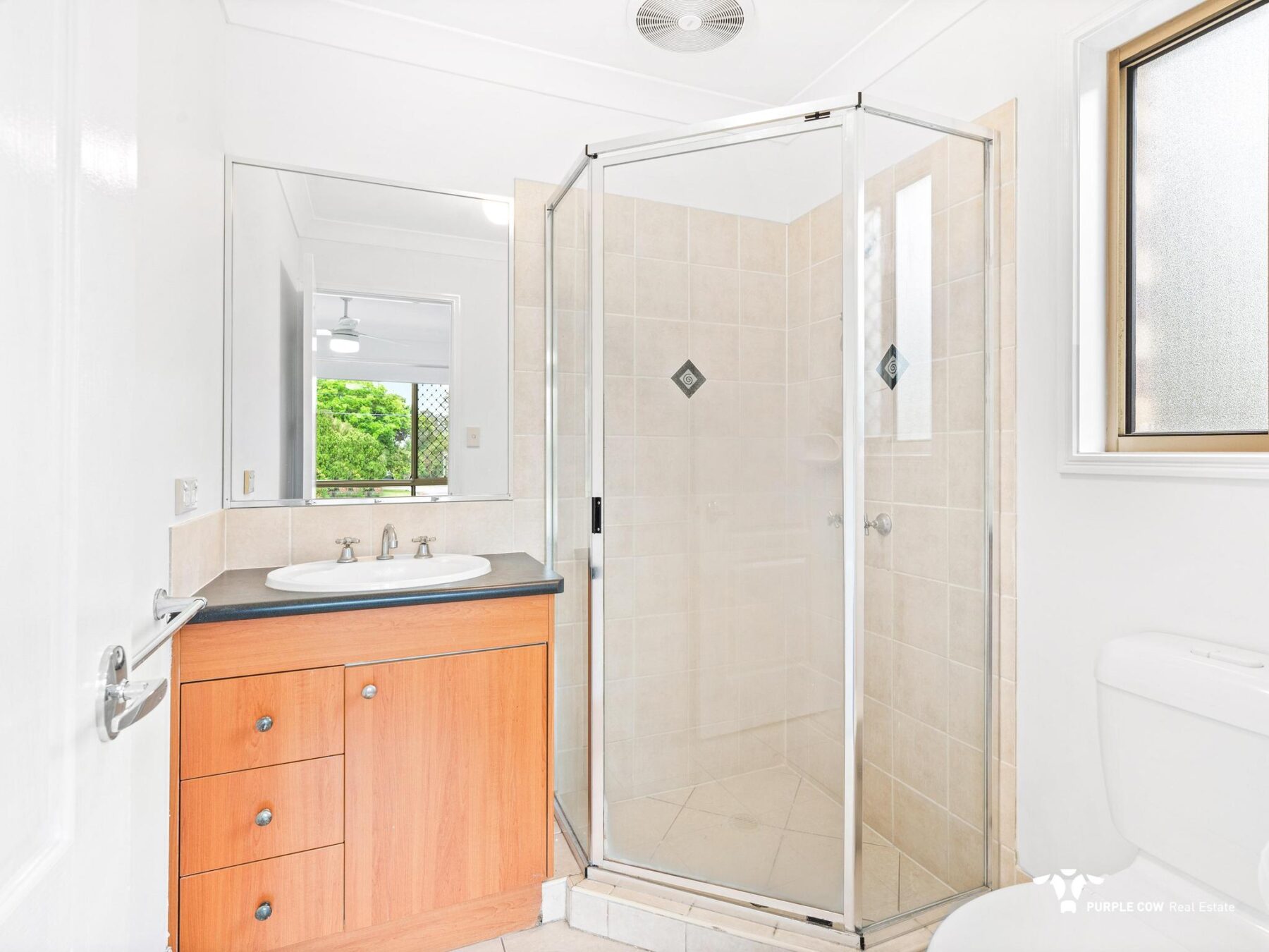 Rental: Camira, QLD, 4300 photo-5