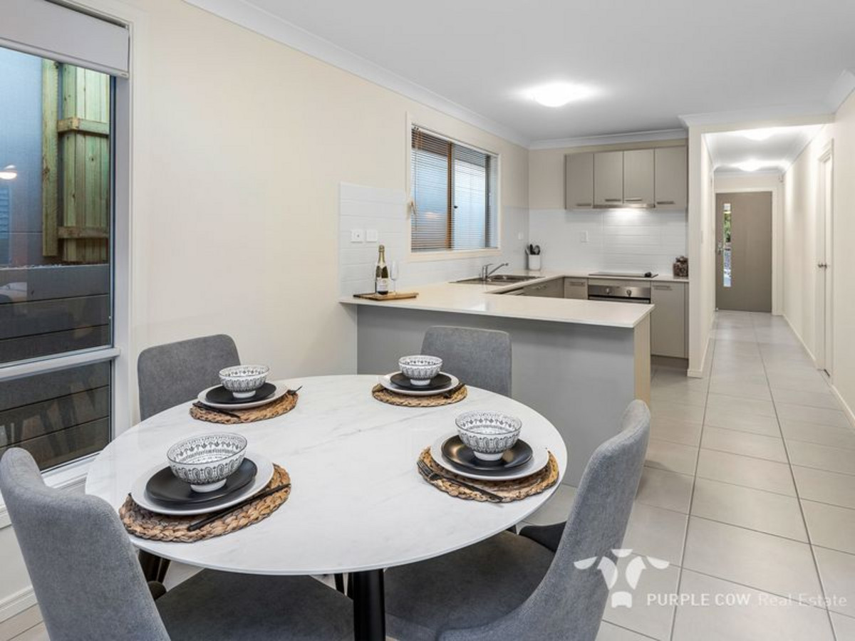 Rental: Spring Mountain, QLD, 4300 photo-4