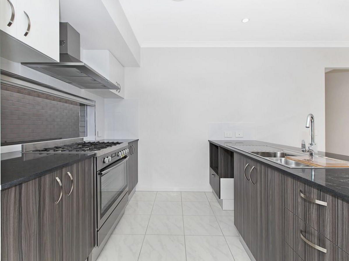 Rental: RIPLEY, QLD, 4306 photo-5
