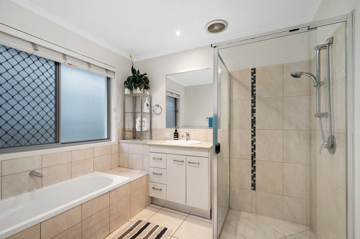 Rental: Springfield Lakes, QLD, 4300 photo-6