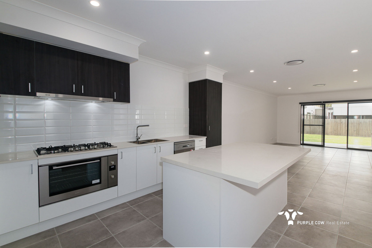 Rental: Spring Mountain, QLD, 4300 photo-2