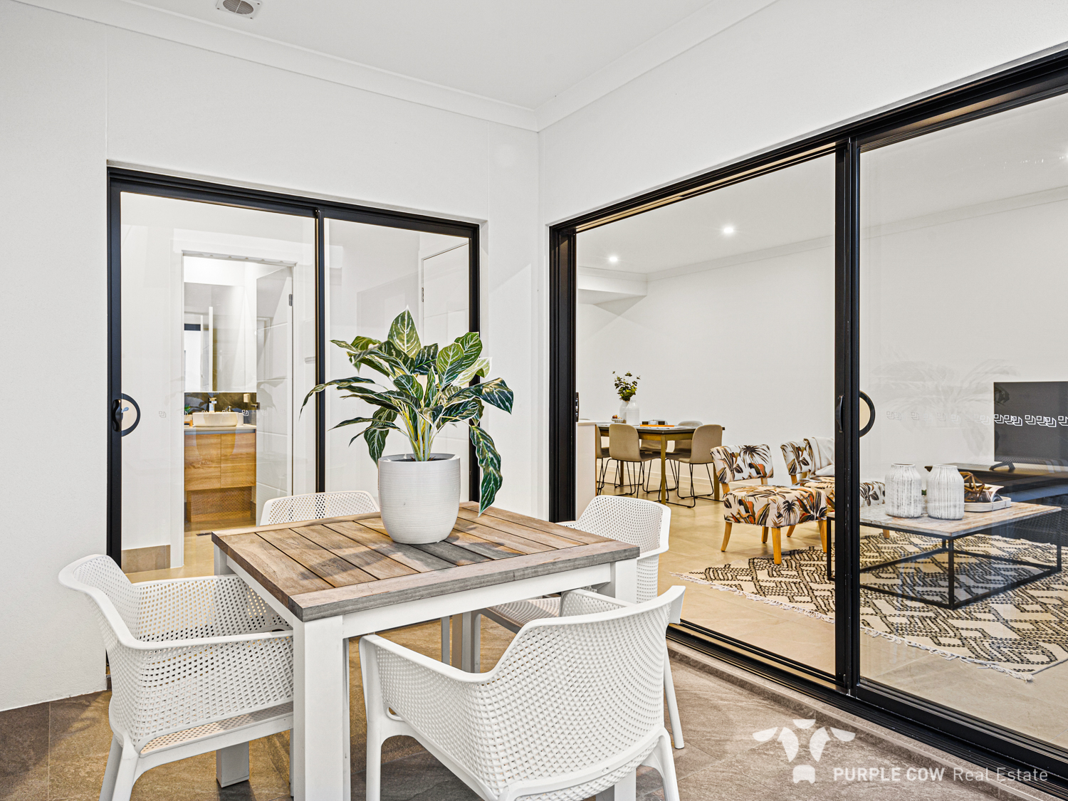 Property: 450 Grande Avenue, Spring Mountain, QLD, 4300 photo-5