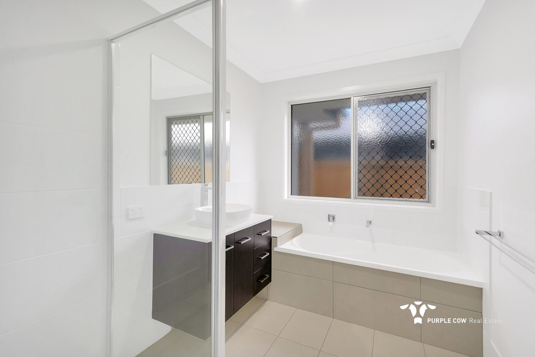 Property: 21 Barratta Street, Spring Mountain, QLD, 4300 photo-6