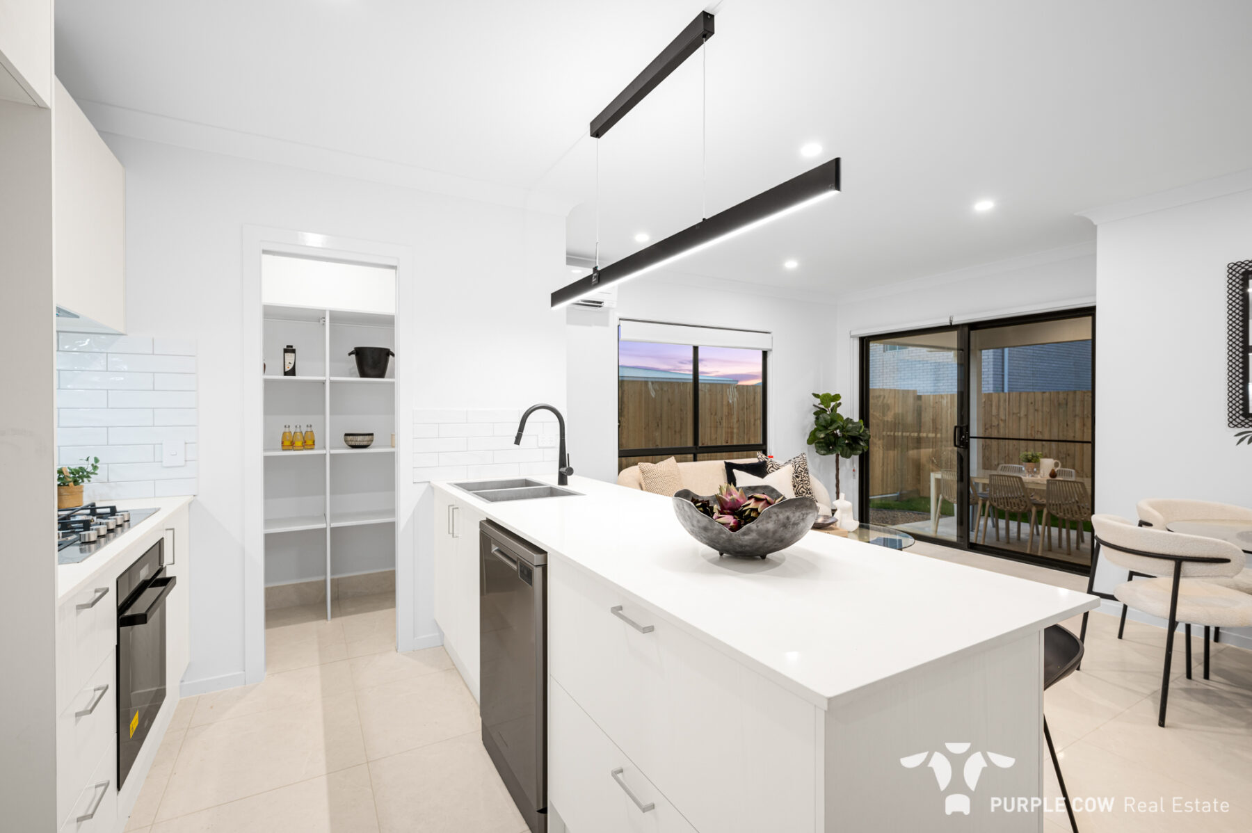 Property: 14 Helix Close, Spring Mountain, QLD, 4300 photo-2