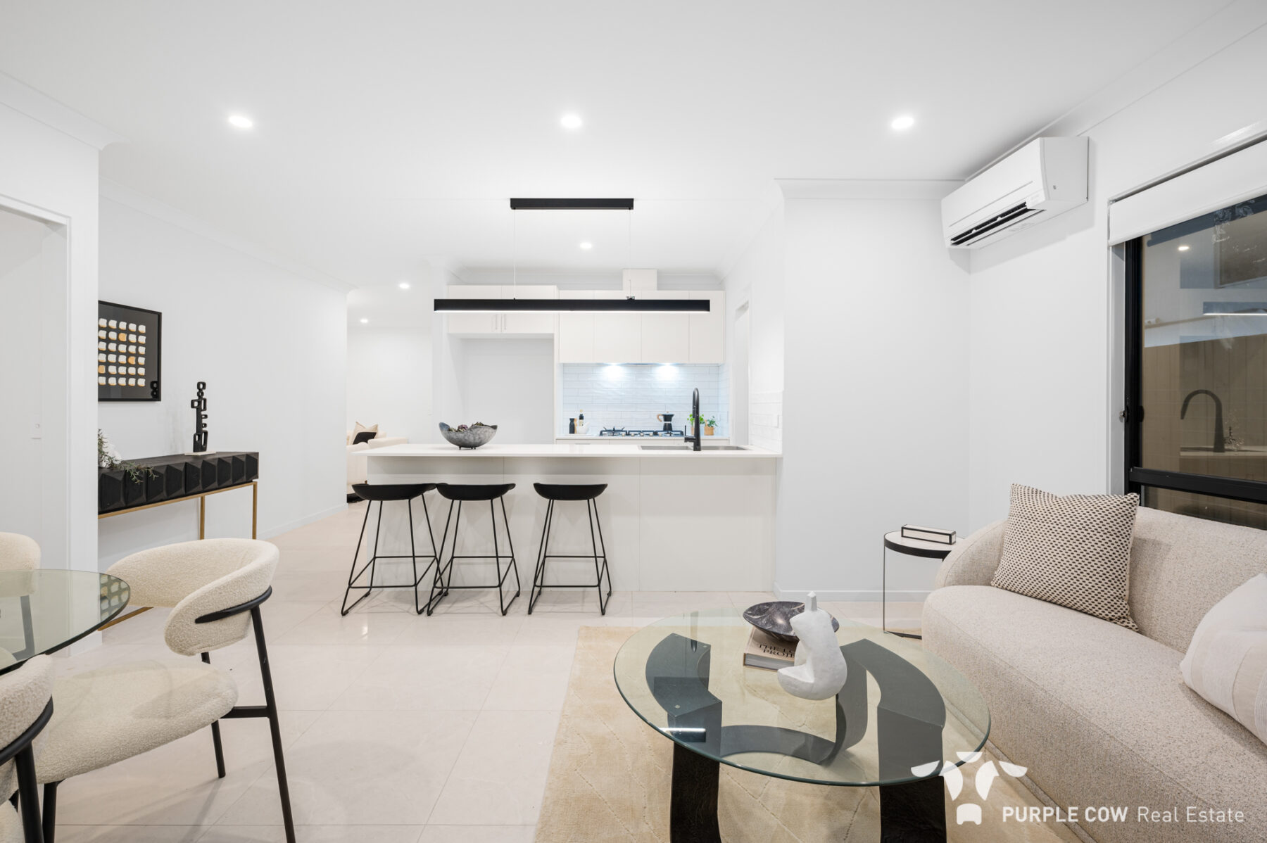 Property: 14 Helix Close, Spring Mountain, QLD, 4300 photo-3