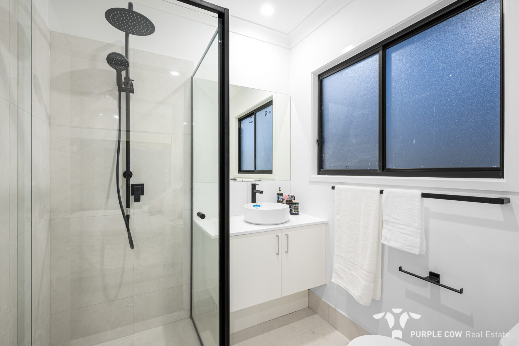 Property: 14 Helix Close, Spring Mountain, QLD, 4300 photo-6