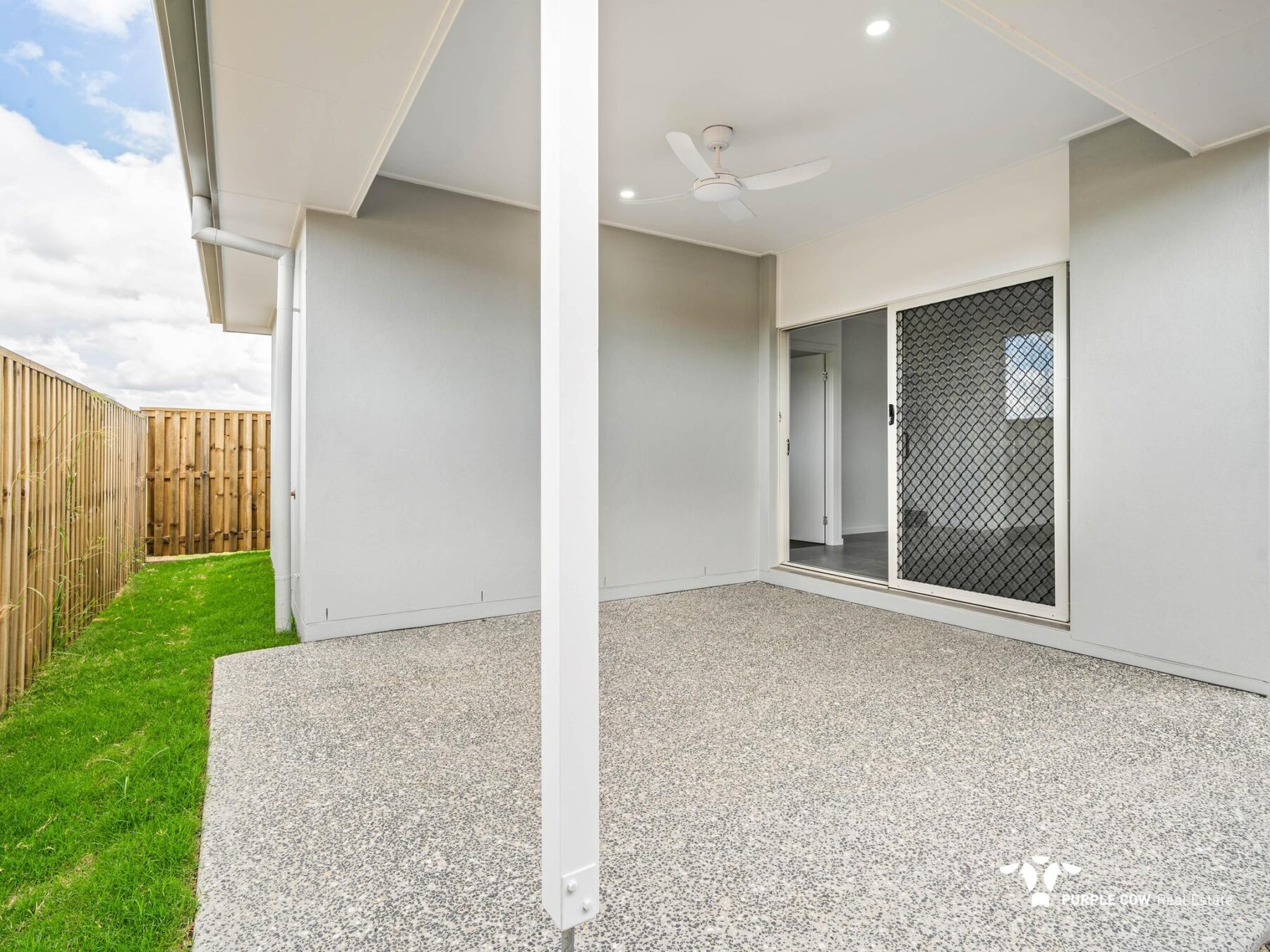 Rental: White Rock, QLD, 4306 photo-11