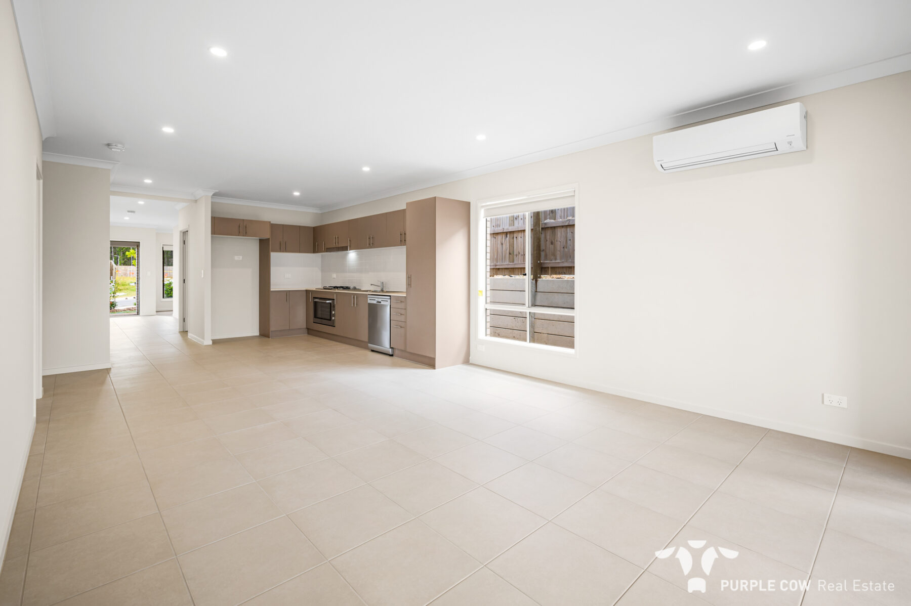 Rental: Spring Mountain, QLD, 4300 photo-2