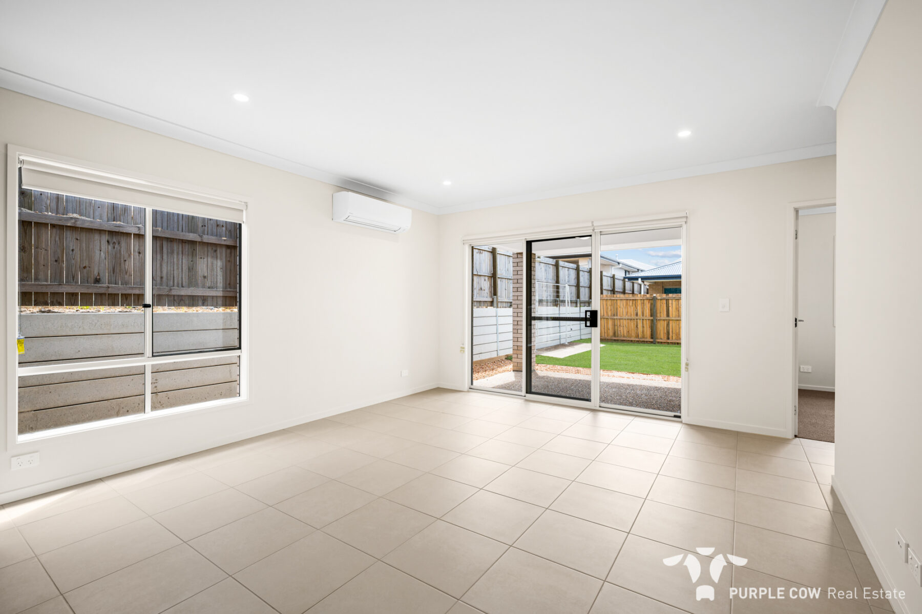 Rental: Spring Mountain, QLD, 4300 photo-4