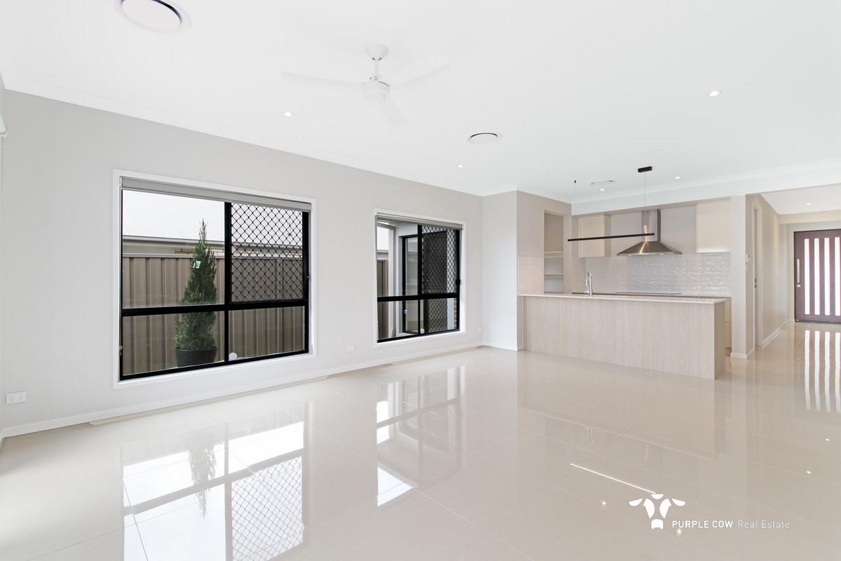 Rental: White Rock, QLD, 4306 photo-2