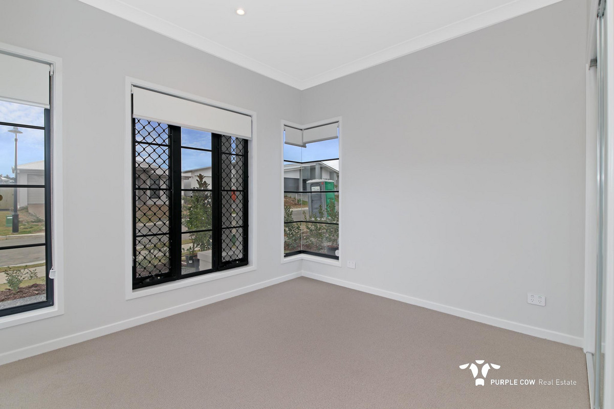 Rental: White Rock, QLD, 4306 photo-4