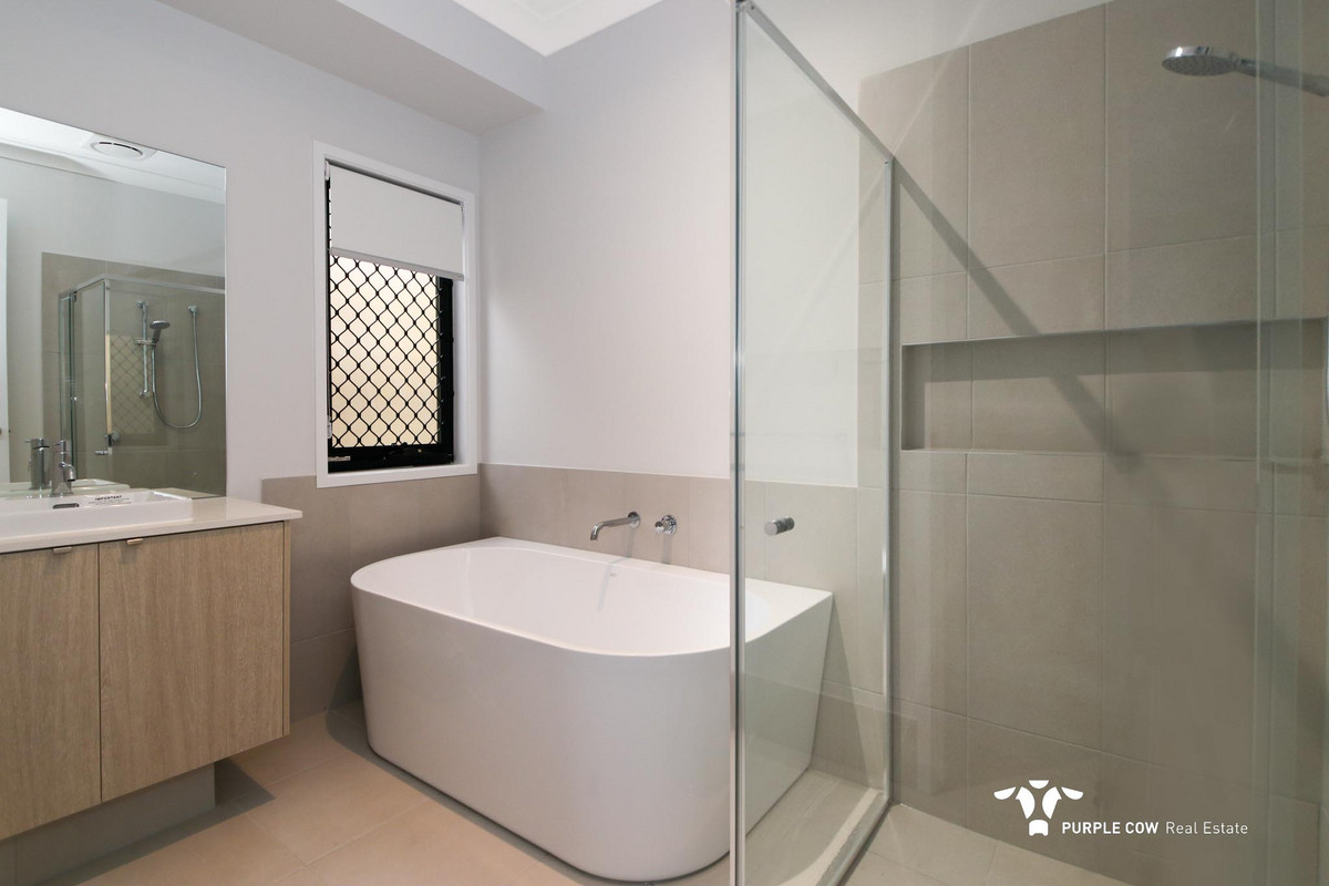 Rental: White Rock, QLD, 4306 photo-6