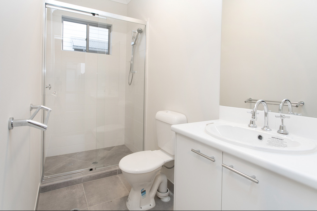 Rental: Spring Mountain, QLD, 4300 photo-10