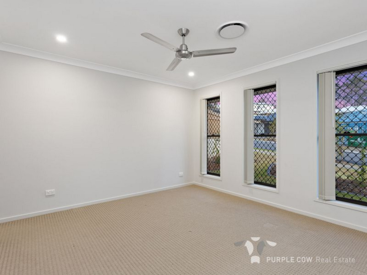 Rental: 18 Finlayson Street, Spring Mountain, QLD, 4300 photo-4
