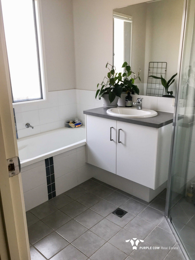 Rental: Brassall, QLD, 4305 photo-4