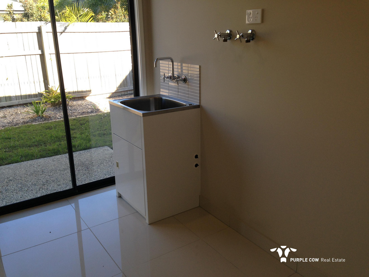 Rental: Deebing Heights, QLD, 4306 photo-10