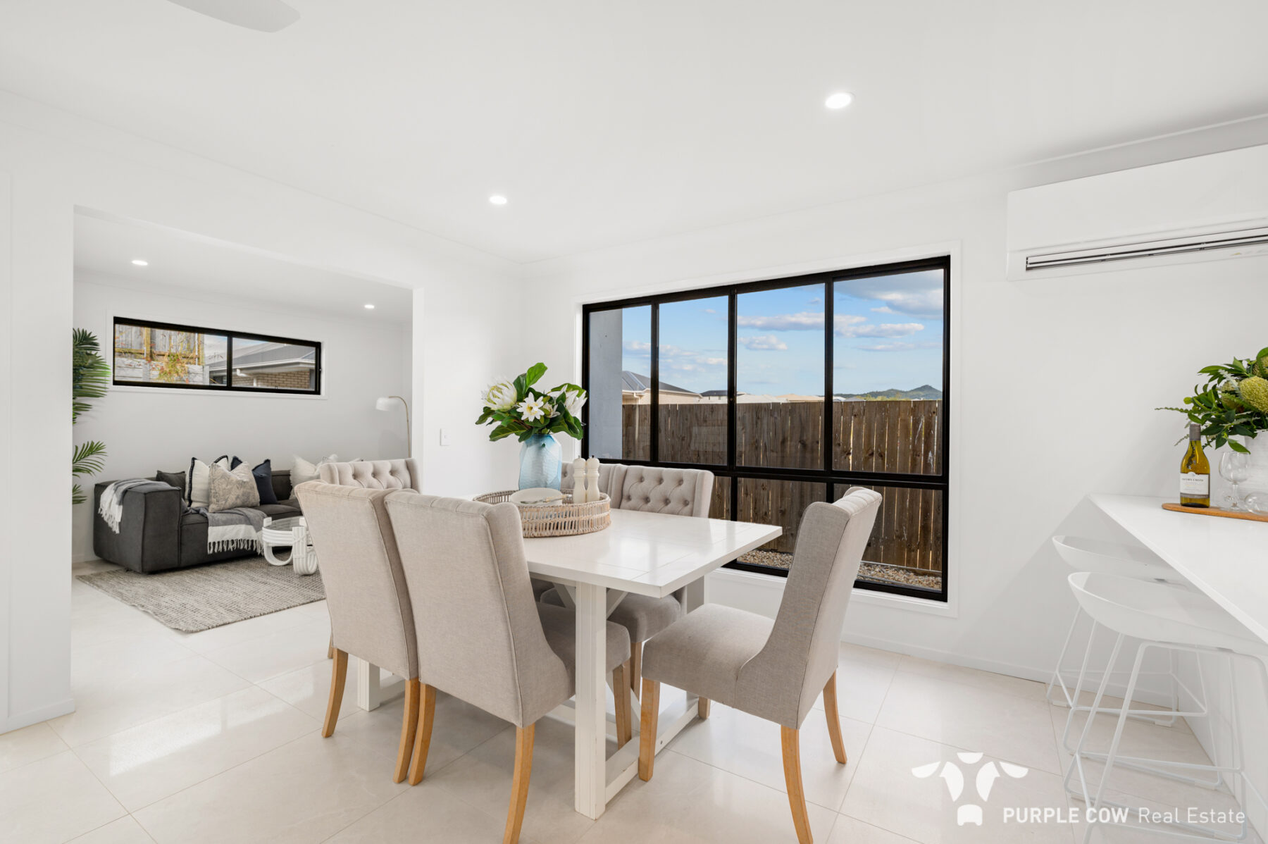 Property: 3 Helix Close, Spring Mountain, QLD, 4300 photo-2