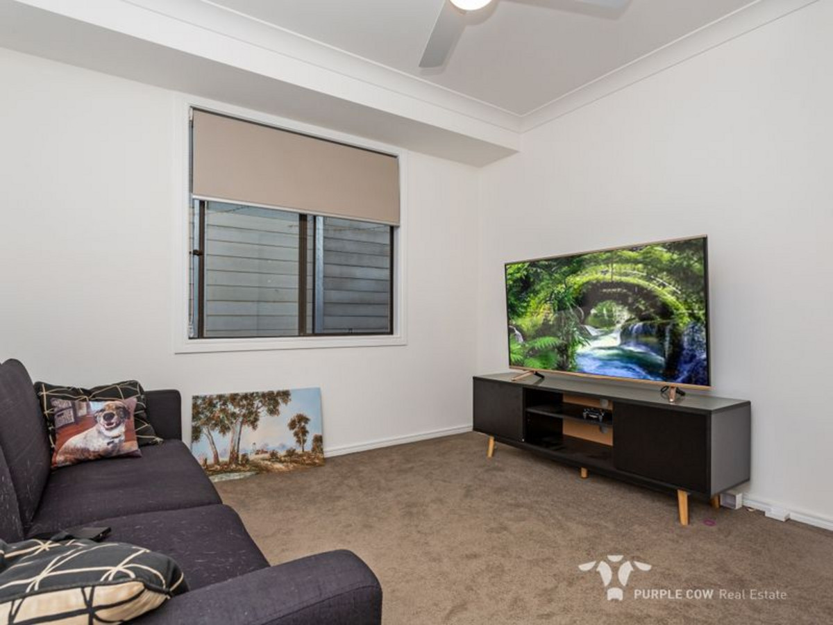 Rental: Spring Mountain, QLD, 4300 photo-5