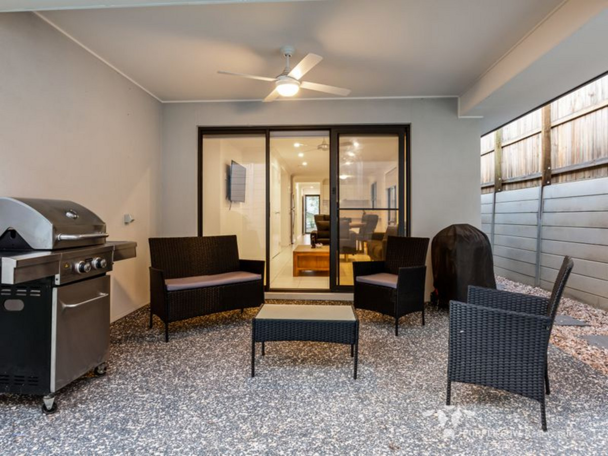 Rental: Spring Mountain, QLD, 4300 photo-12