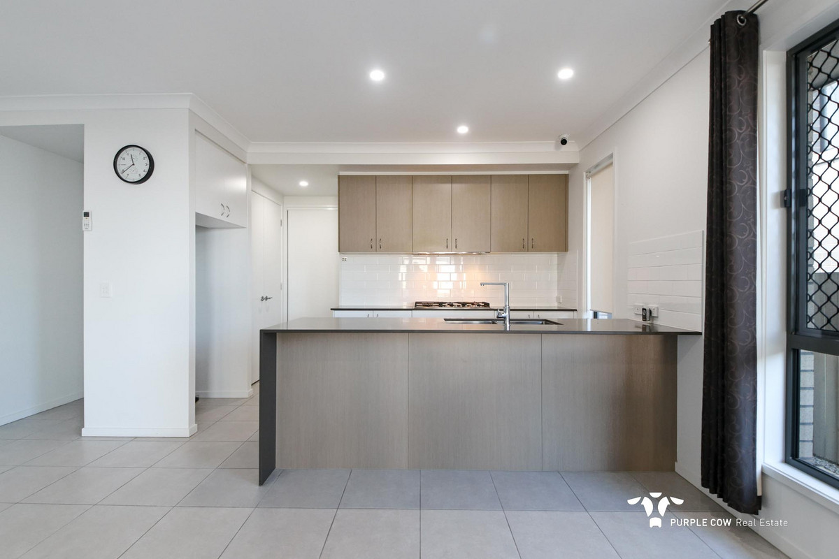 Rental: Spring Mountain, QLD, 4300 photo-1