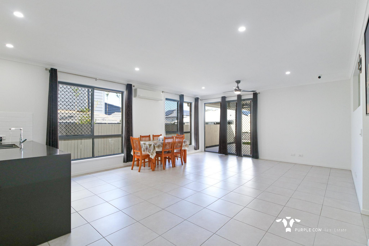 Rental: Spring Mountain, QLD, 4300 photo-5