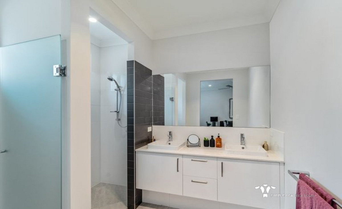 Rental: Spring Mountain, QLD, 4300 photo-7