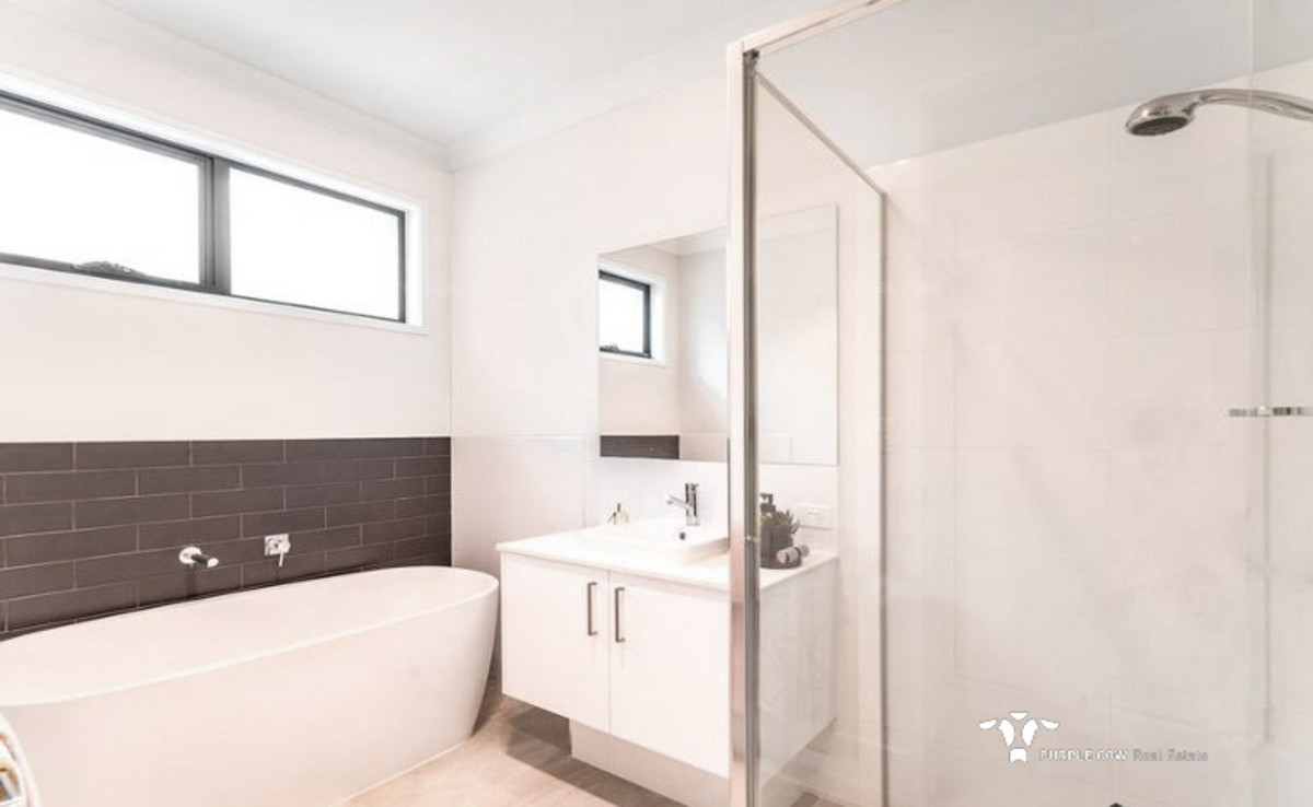 Rental: Spring Mountain, QLD, 4300 photo-10