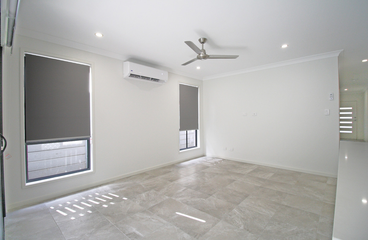 Rental: Spring Mountain, QLD, 4300 photo-4