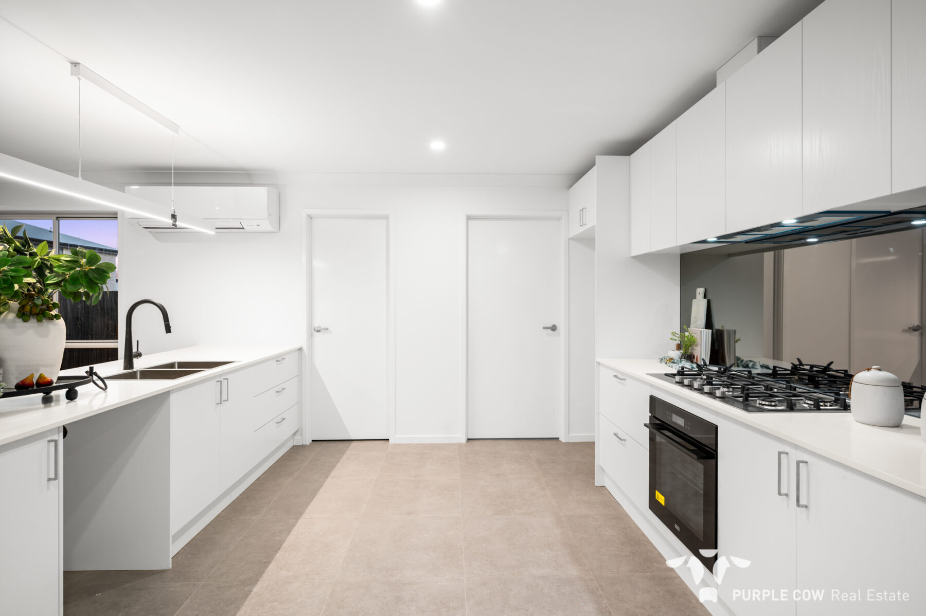 Property: 13 Helix Close, Spring Mountain, QLD, 4300 photo-2
