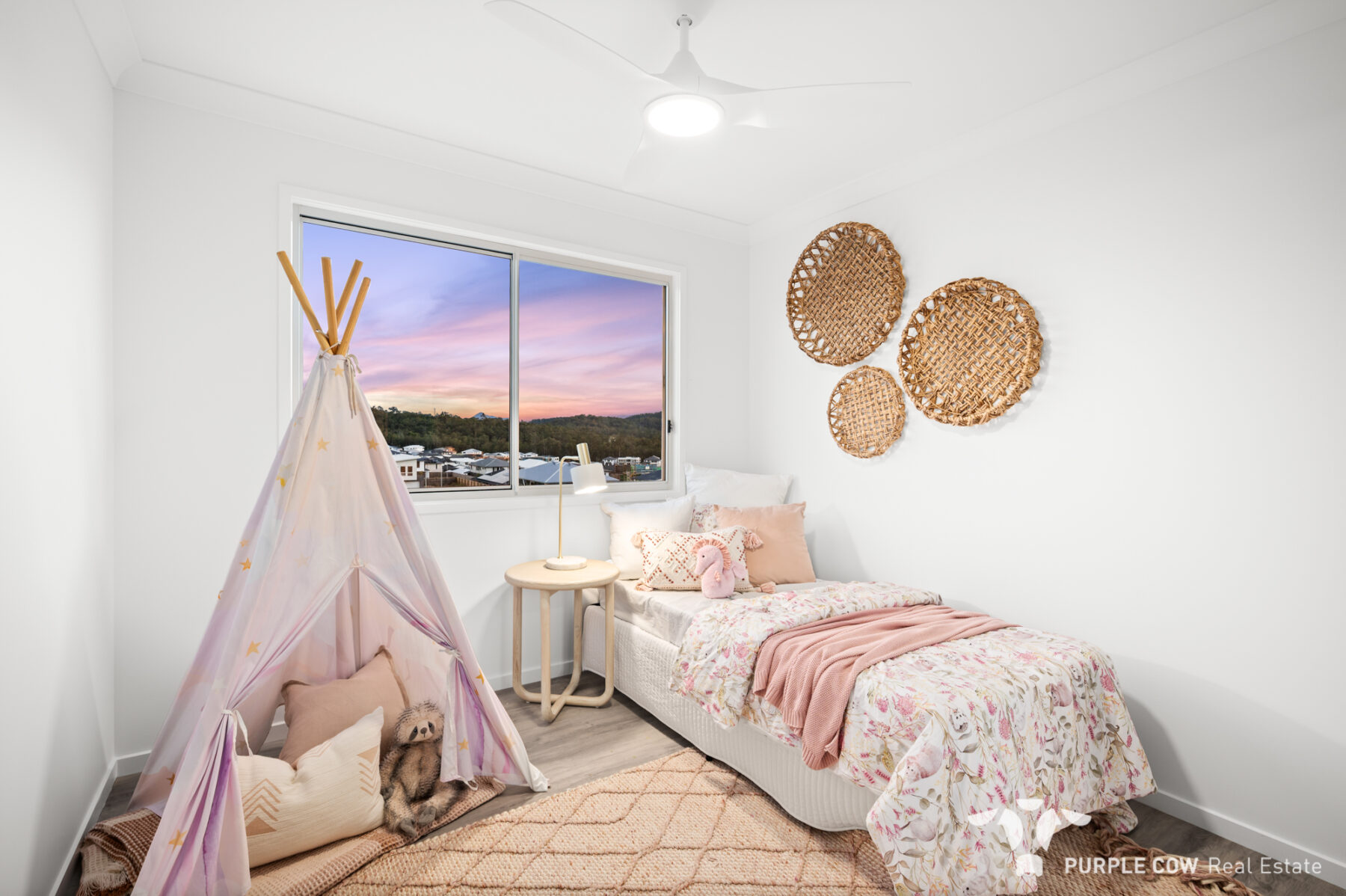 Property: 13 Helix Close, Spring Mountain, QLD, 4300 photo-9