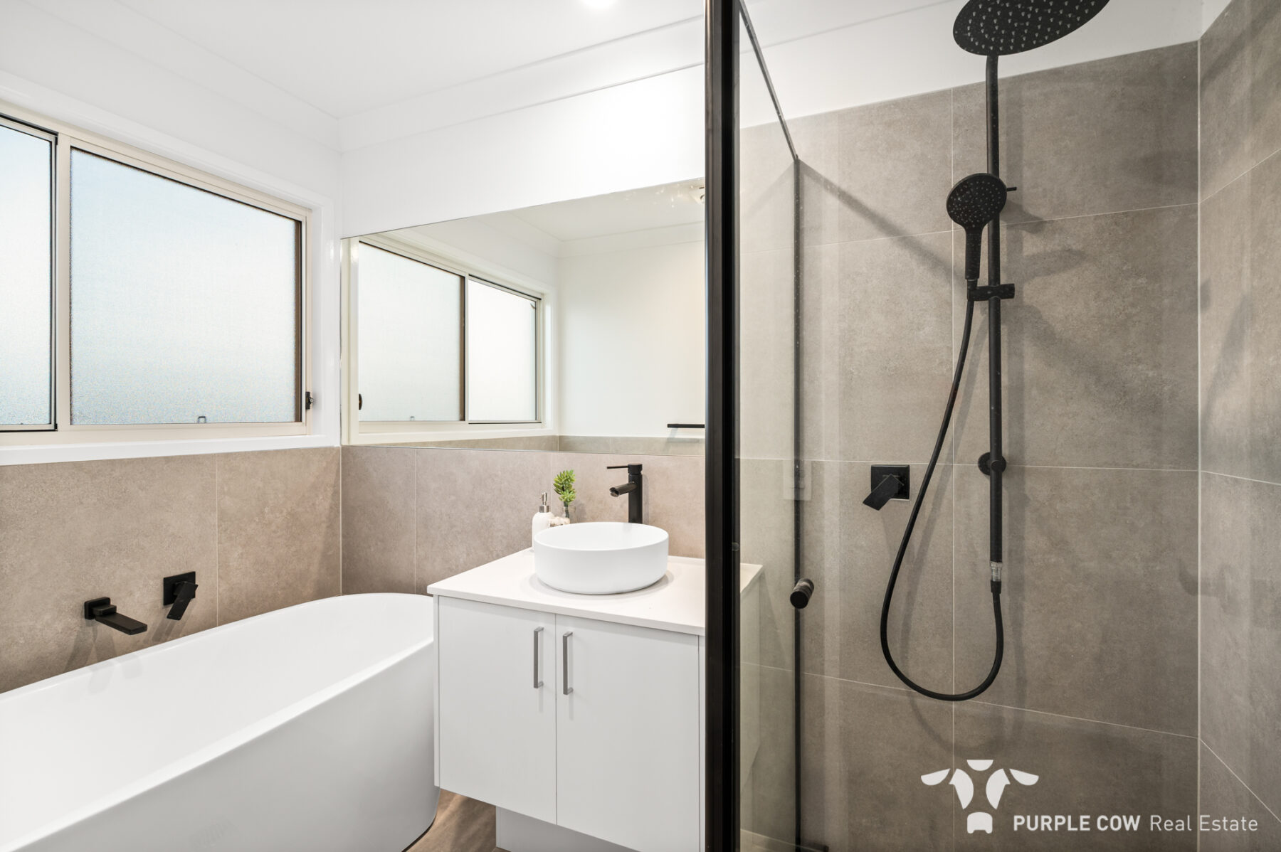 Property: 13 Helix Close, Spring Mountain, QLD, 4300 photo-10
