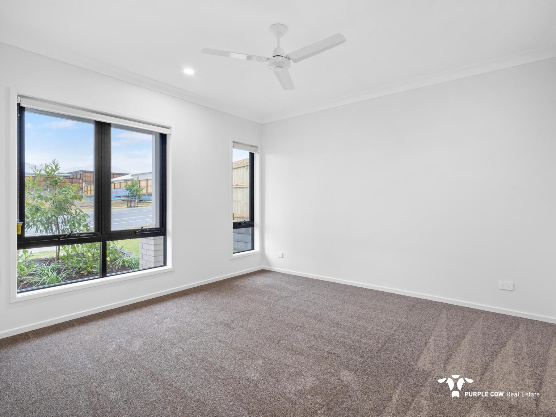 Rental: White Rock, QLD, 4306 photo-4