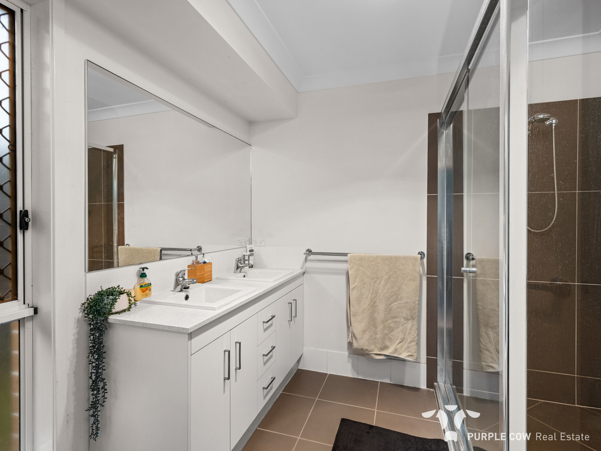 Rental: 14 Stradbroke Crescent, Springfield Lakes, QLD, 4300 photo-6