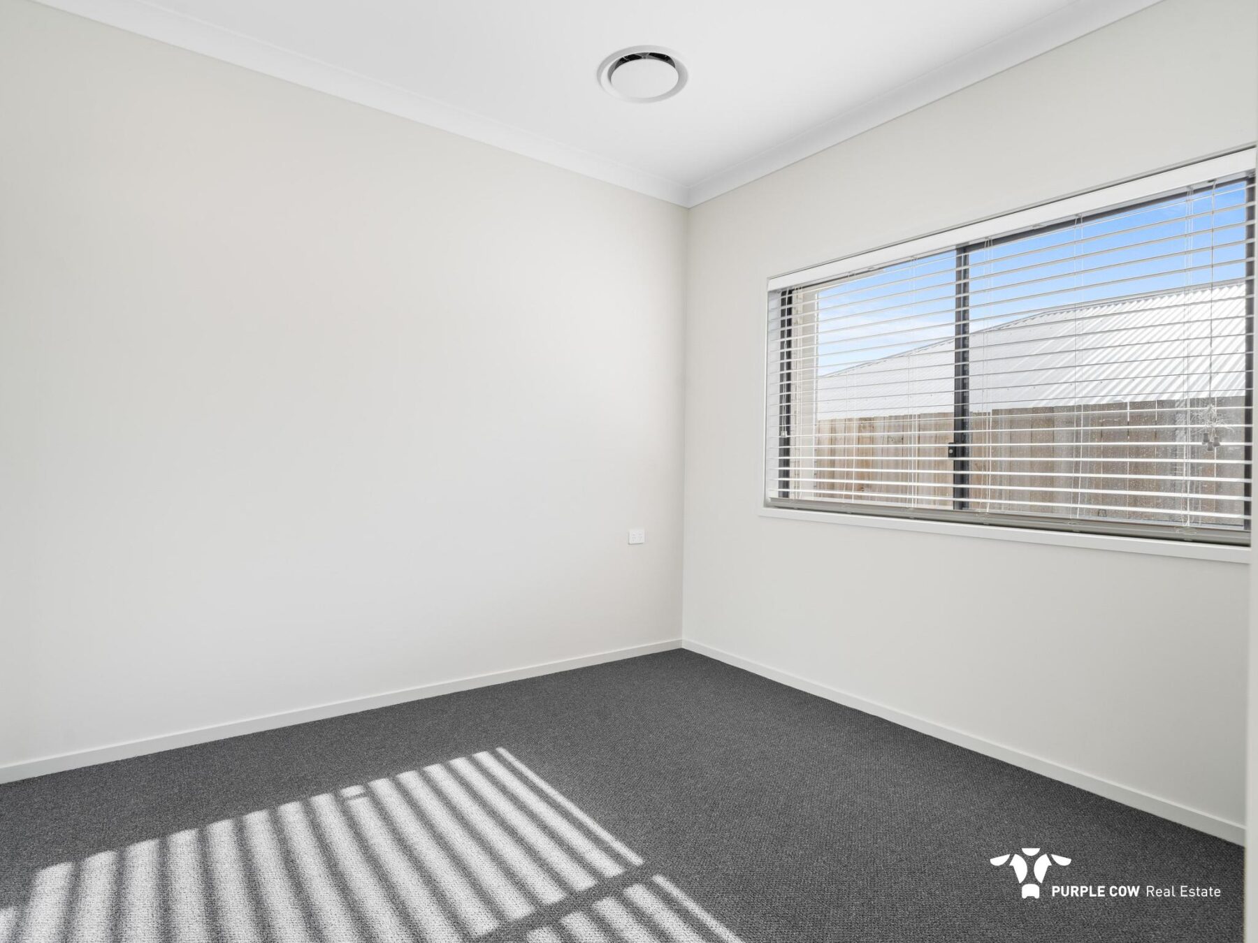 Rental: Spring Mountain, QLD, 4300 photo-7