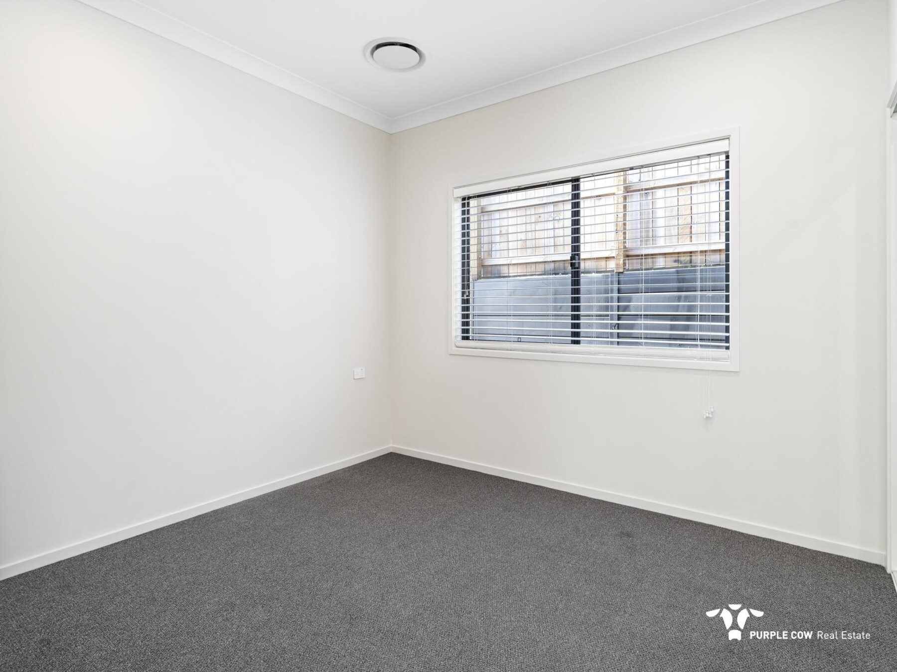 Rental: Spring Mountain, QLD, 4300 photo-9