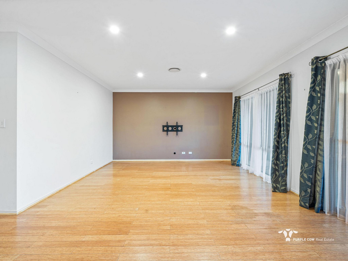 Rental: Augustine Heights, QLD, 4300 photo-3