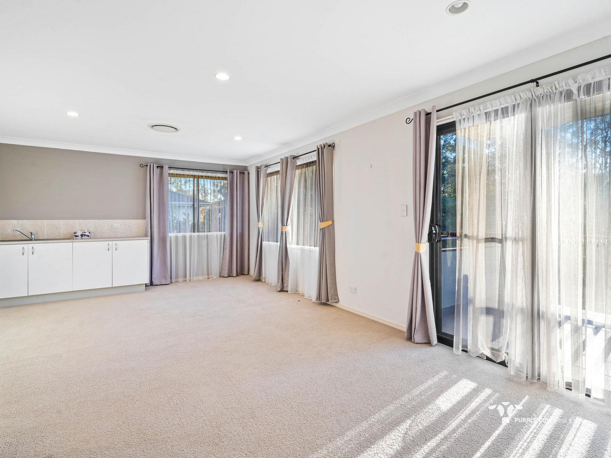 Rental: Augustine Heights, QLD, 4300 photo-5