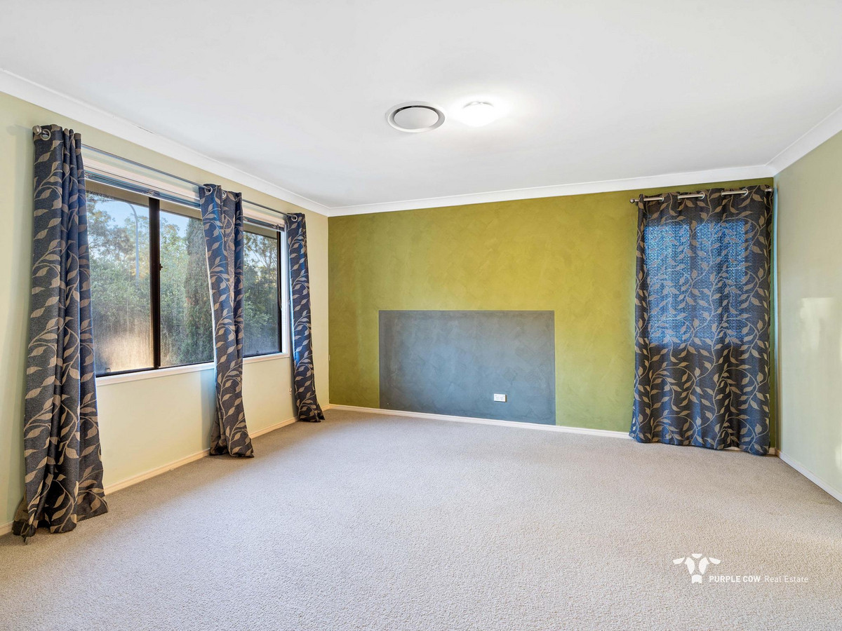 Rental: Augustine Heights, QLD, 4300 photo-6