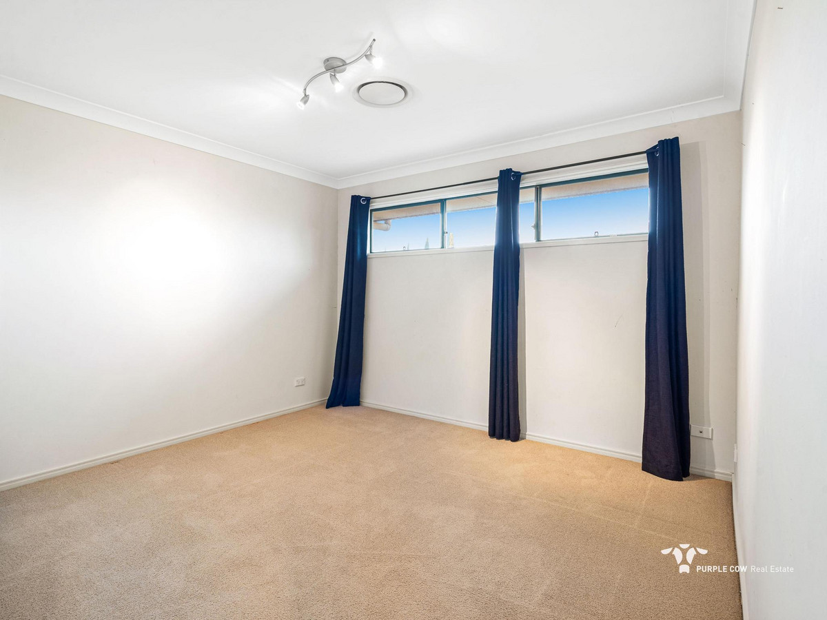 Rental: Augustine Heights, QLD, 4300 photo-10