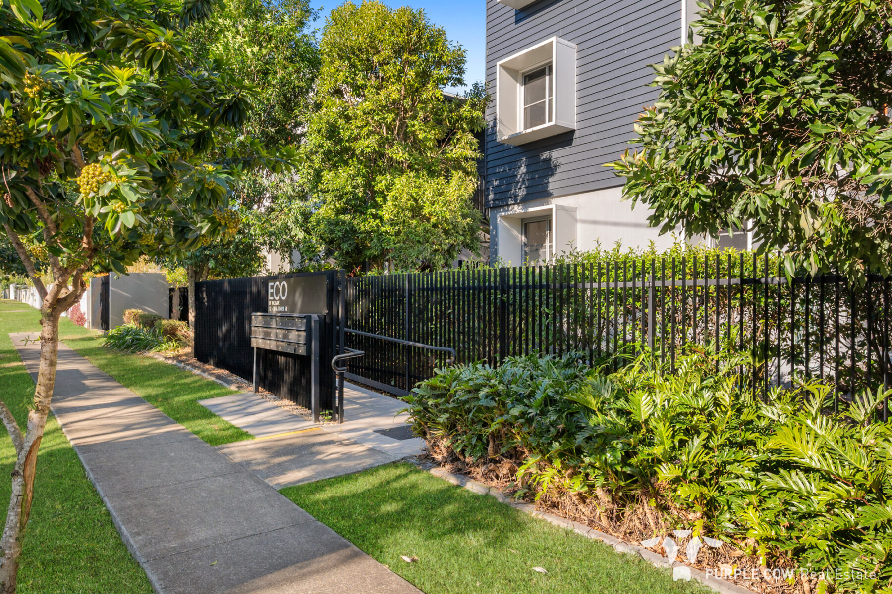 Rental: Holland Park, QLD, 4121 photo-1