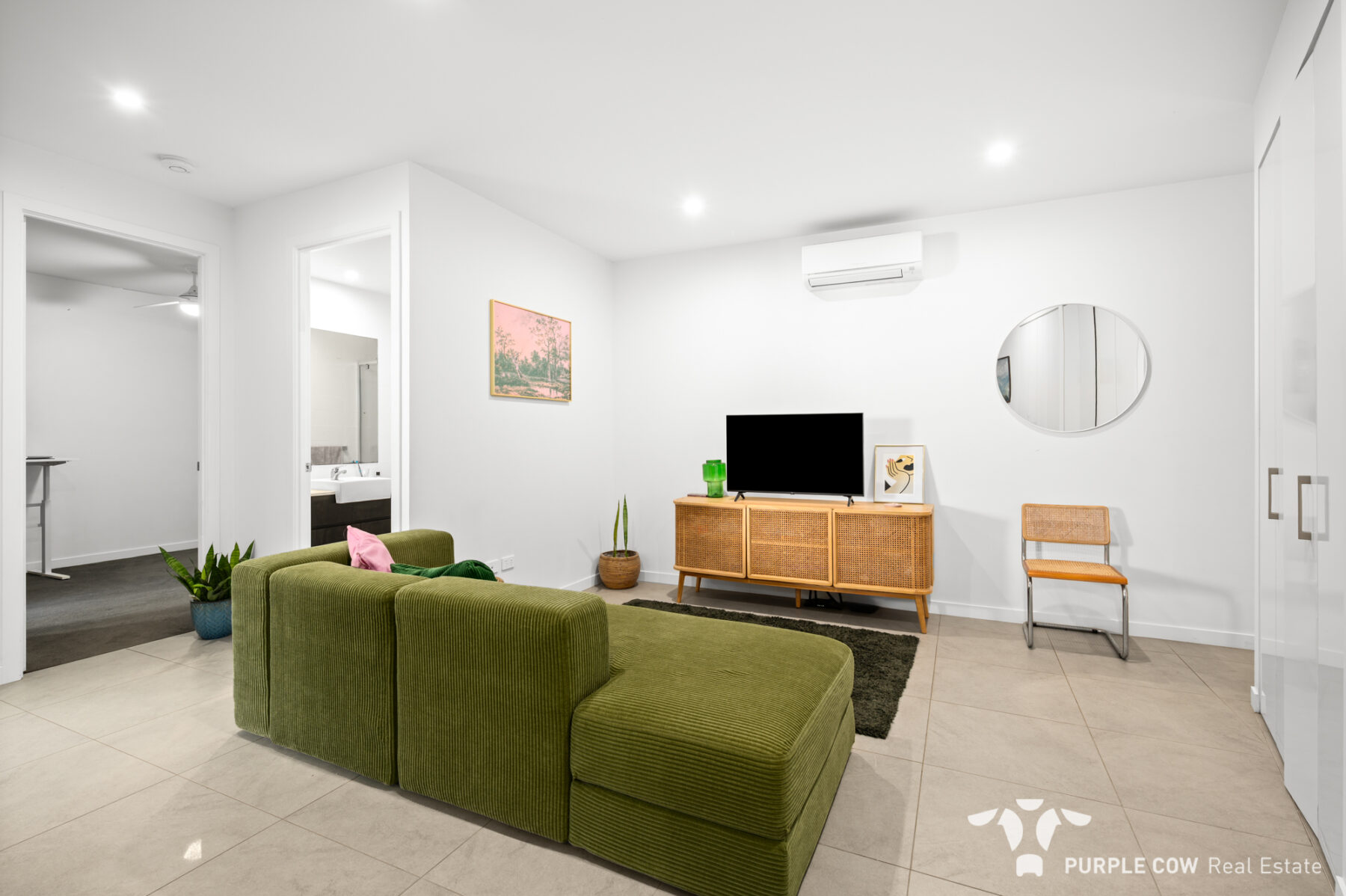 Rental: Holland Park, QLD, 4121 photo-2