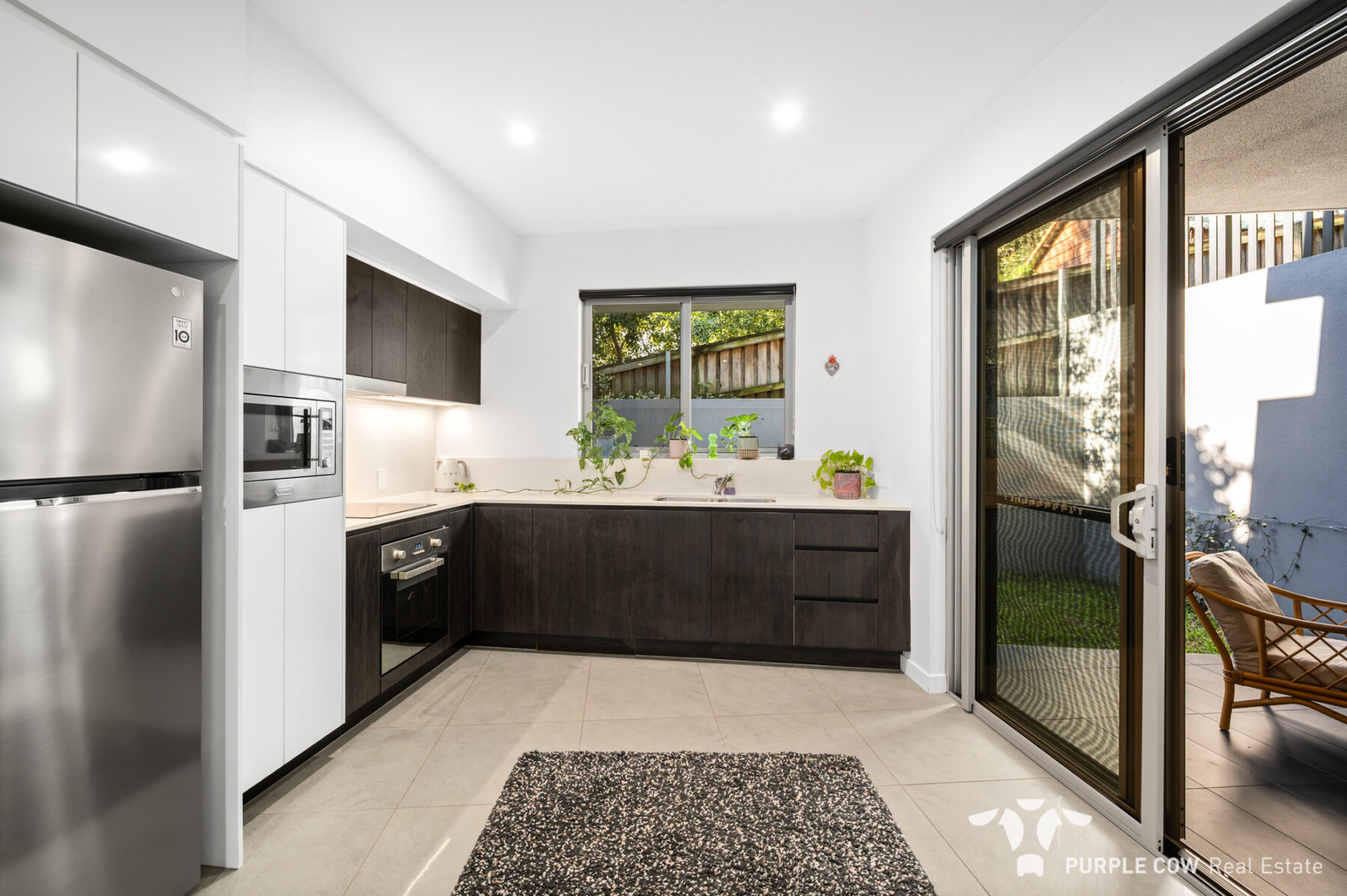 Rental: Holland Park, QLD, 4121 photo-5