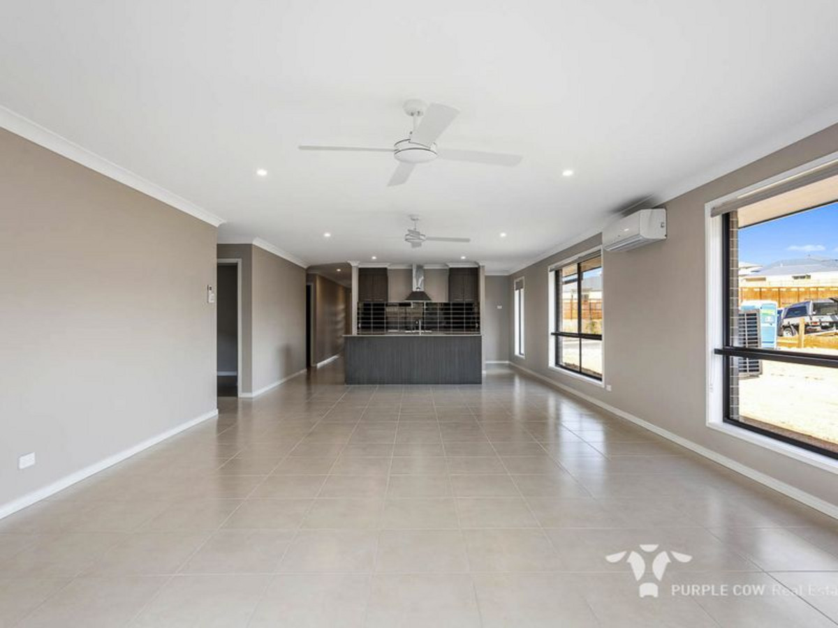 Rental: Spring Mountain, QLD, 4300 photo-3