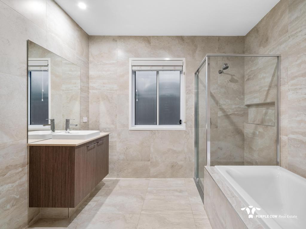 Rental: Redbank Plains, QLD, 4301 photo-5